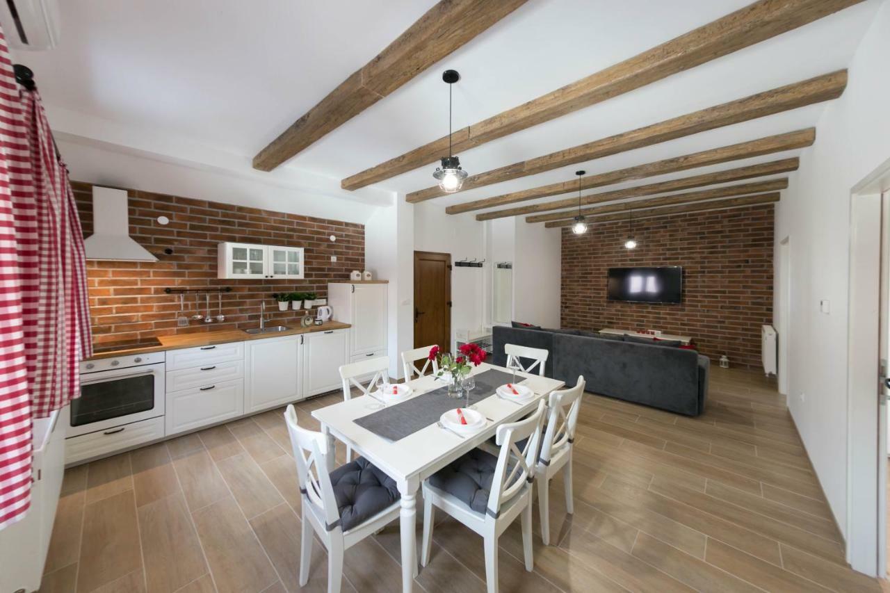 House Smolcic Daire Otočac Dış mekan fotoğraf