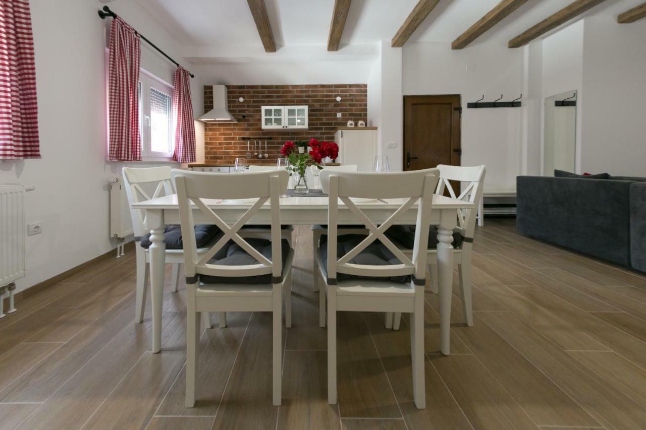 House Smolcic Daire Otočac Dış mekan fotoğraf