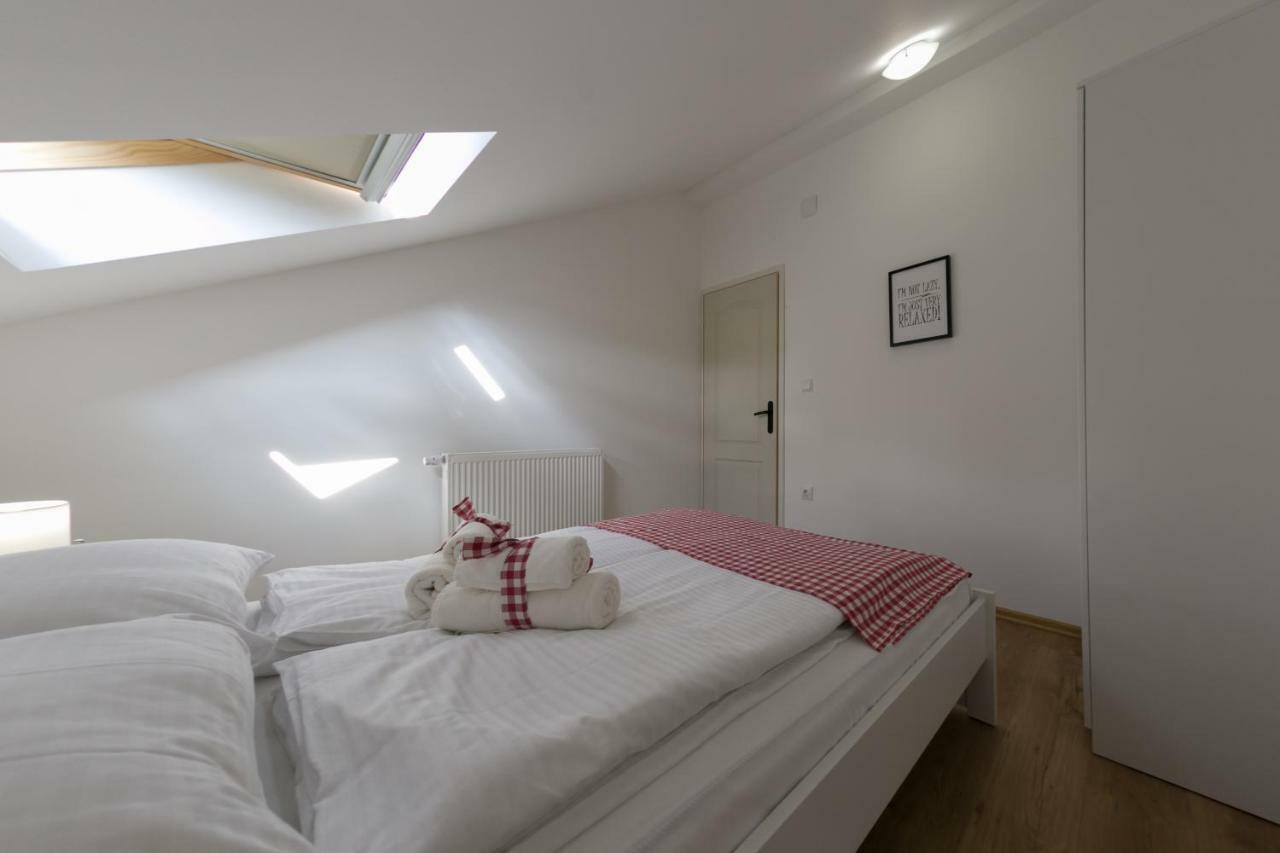 House Smolcic Daire Otočac Dış mekan fotoğraf