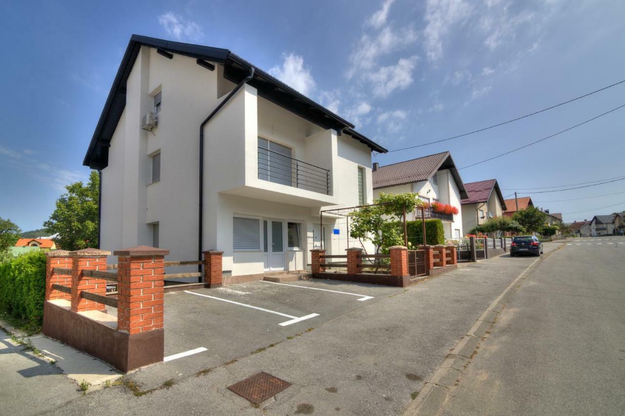 House Smolcic Daire Otočac Dış mekan fotoğraf